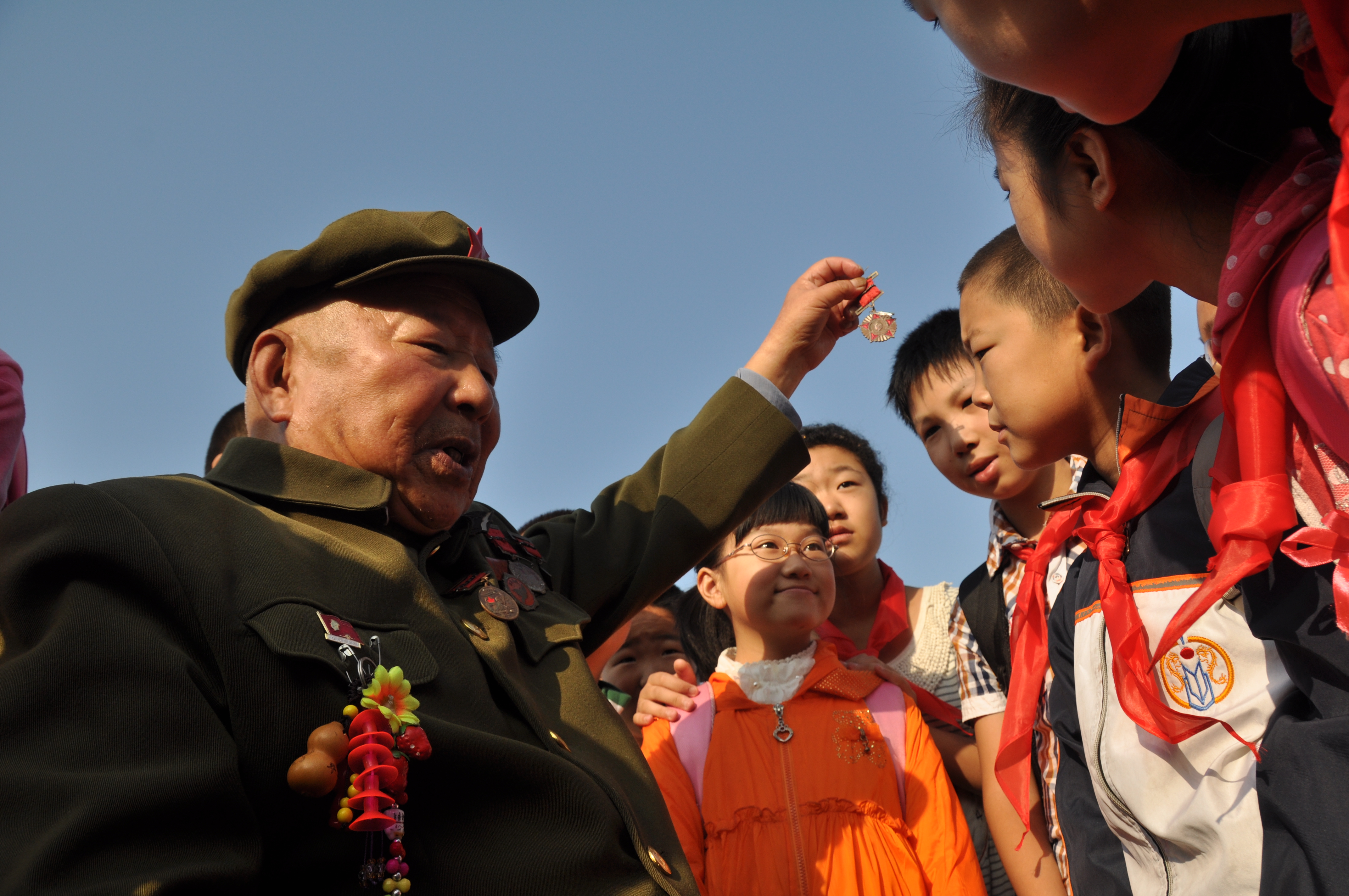 3354921485094825 红色精神代代传承.jpg