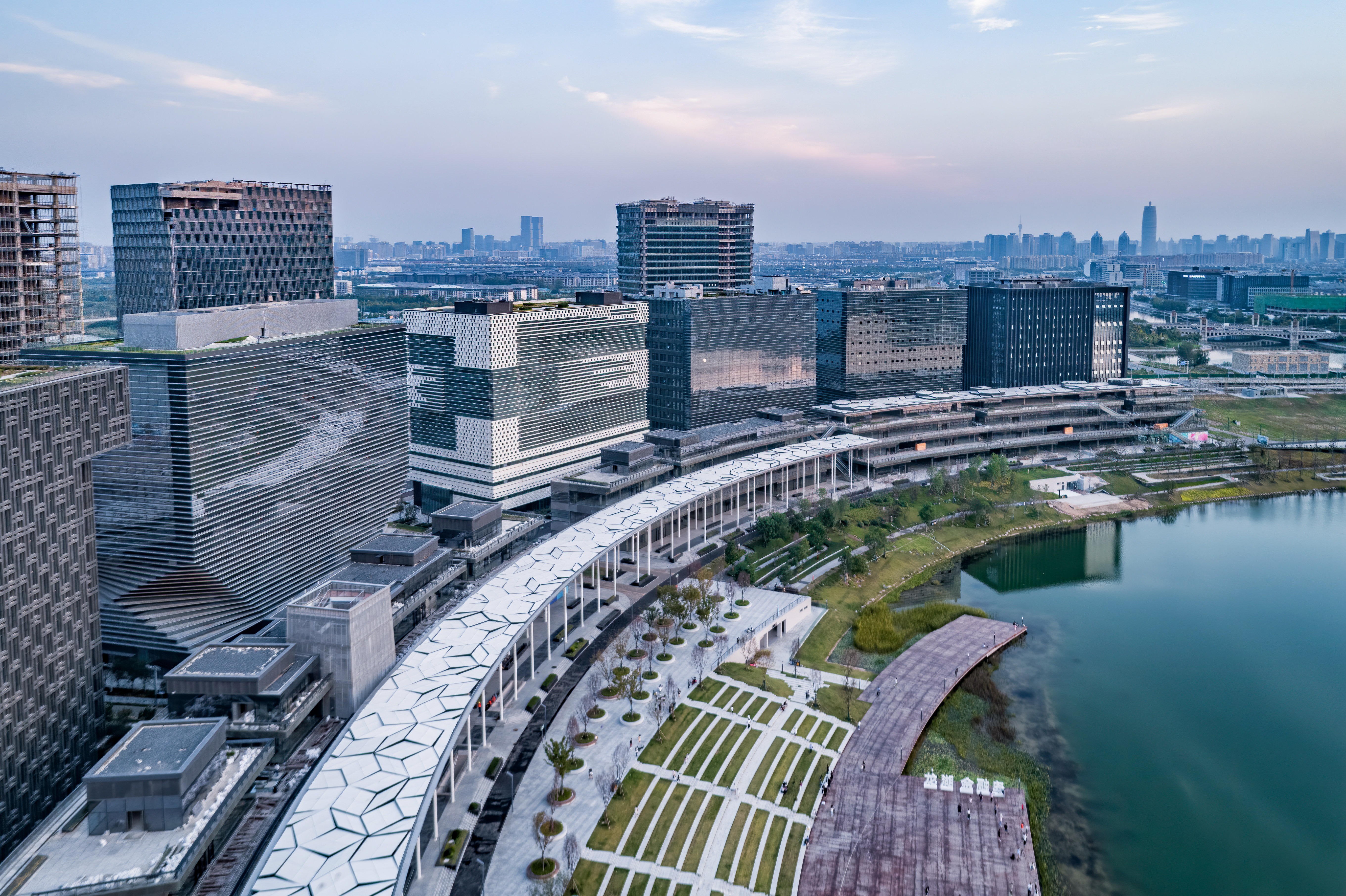 郑州金融岛地标建筑图片
