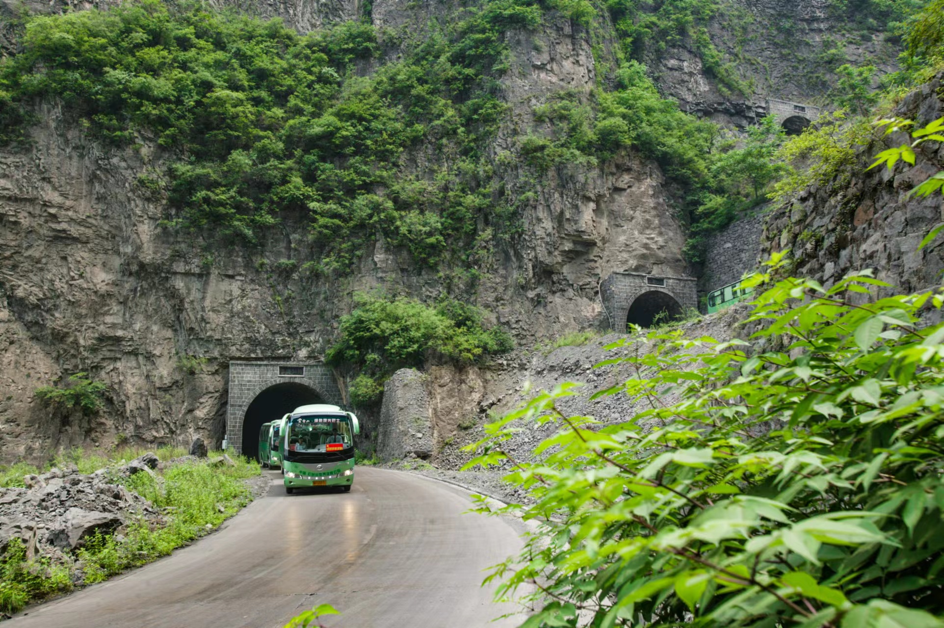 云台山叠彩洞公路图片