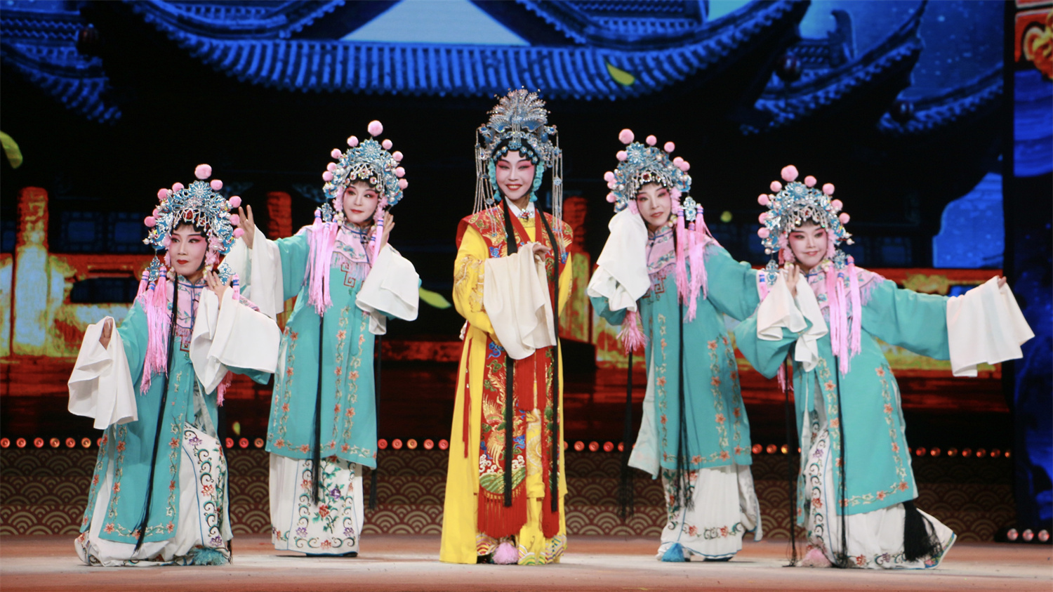 小皇后豫剧团成立三十周年专场晚会在郑州举行