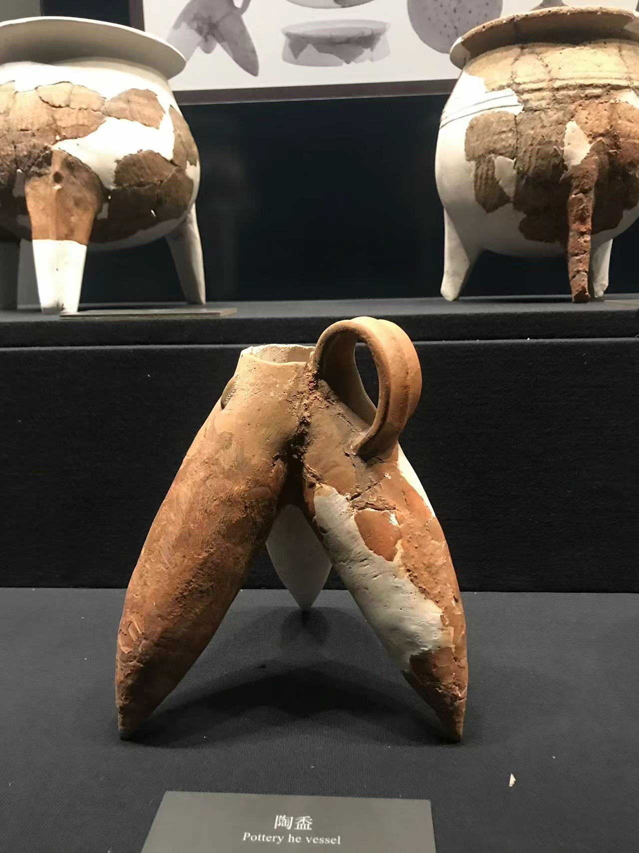 二里头陶器1.jpg