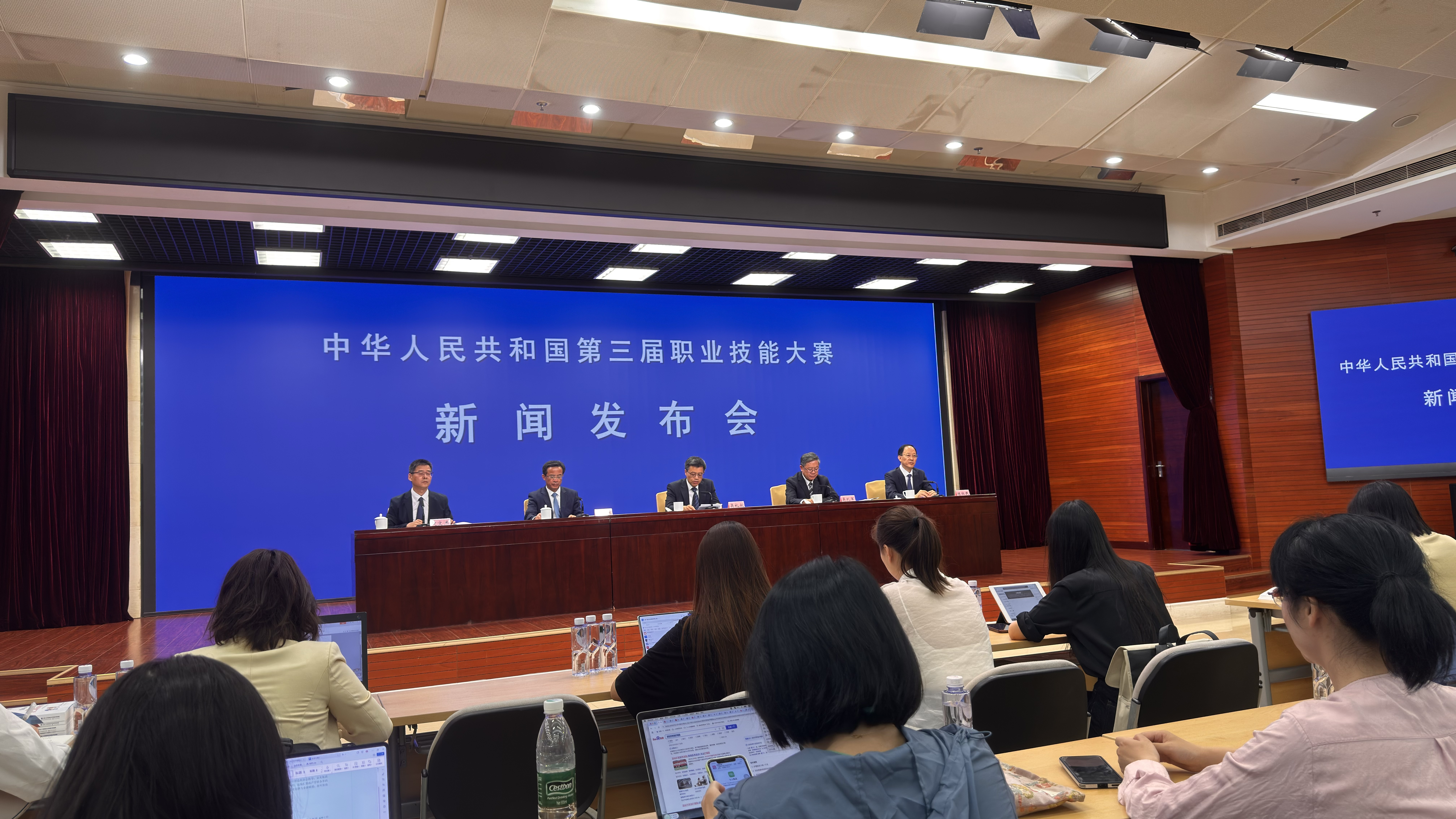 微信图片_20250611125300.jpg