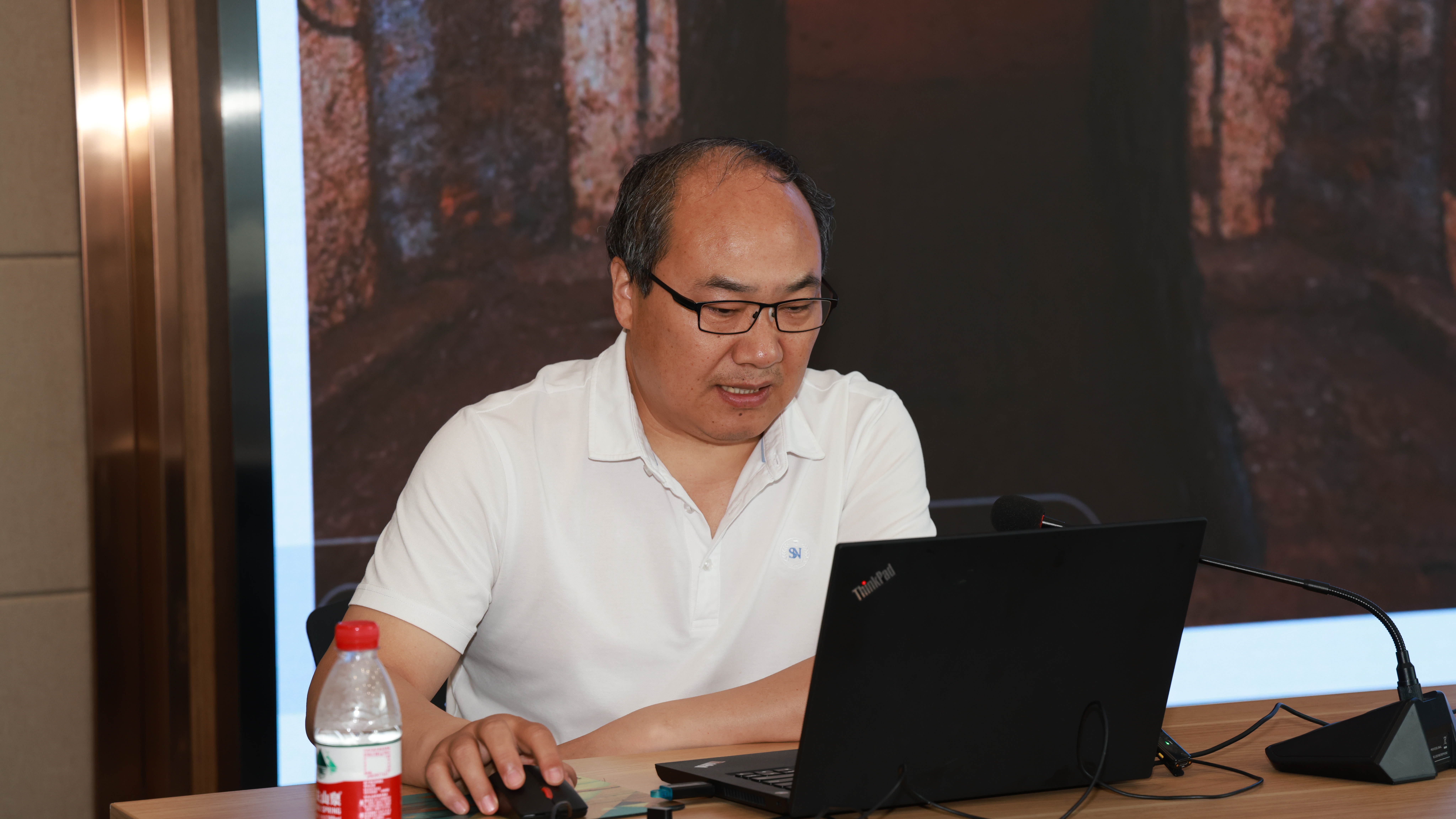 讲座1.jpg