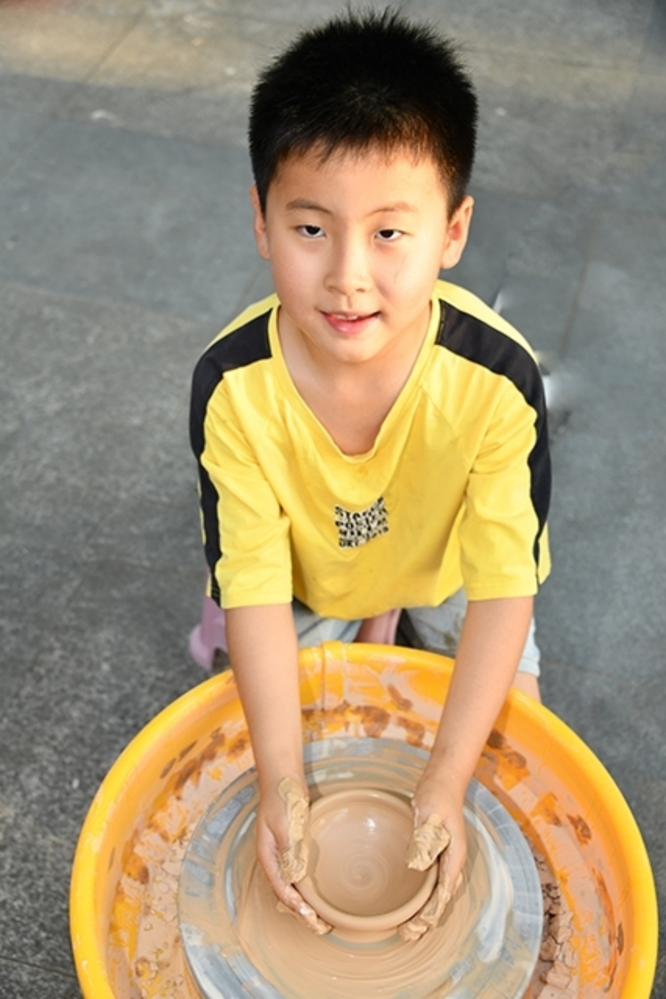现场学拉坯.jpg