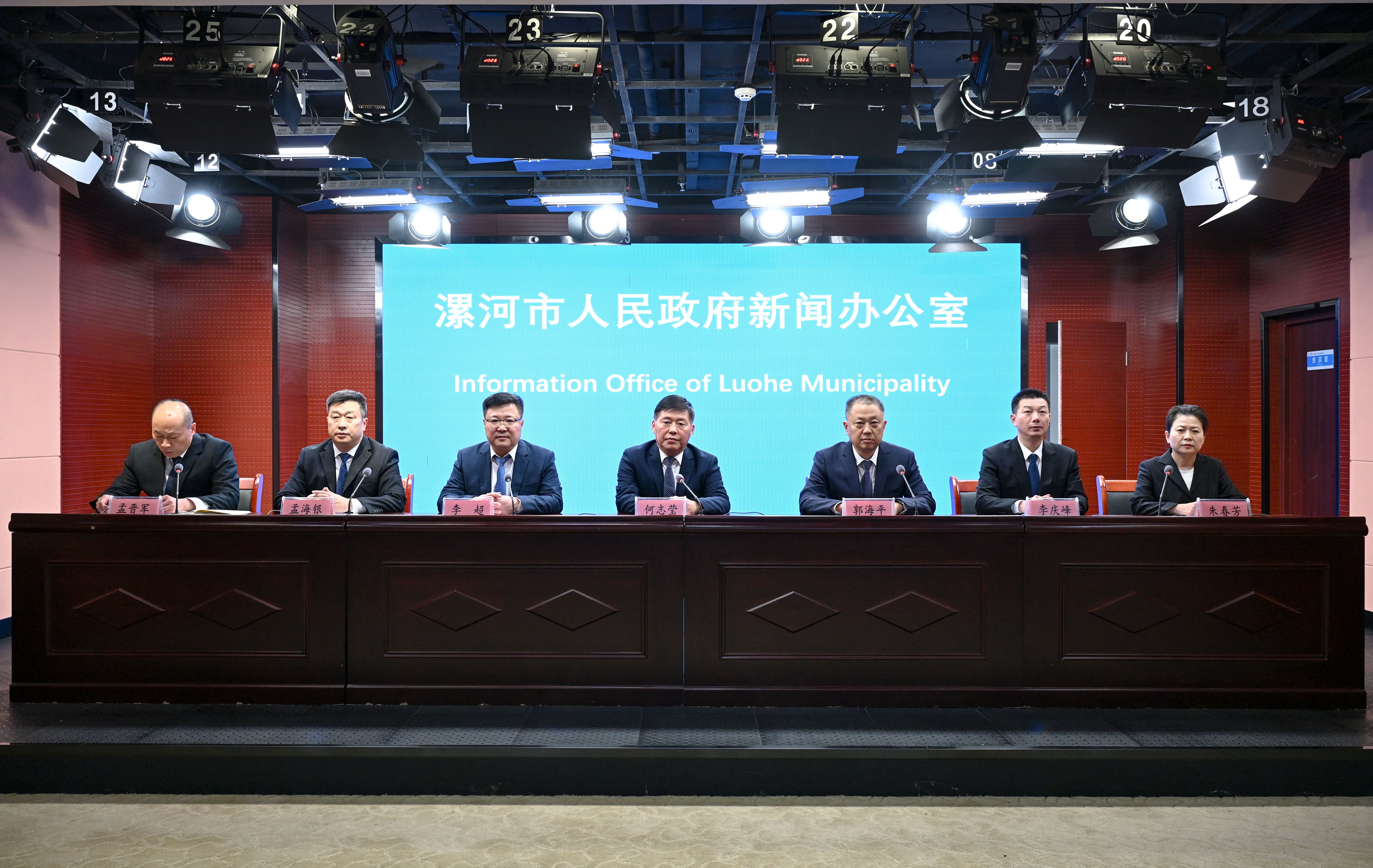 4003404956454657 中景.jpg