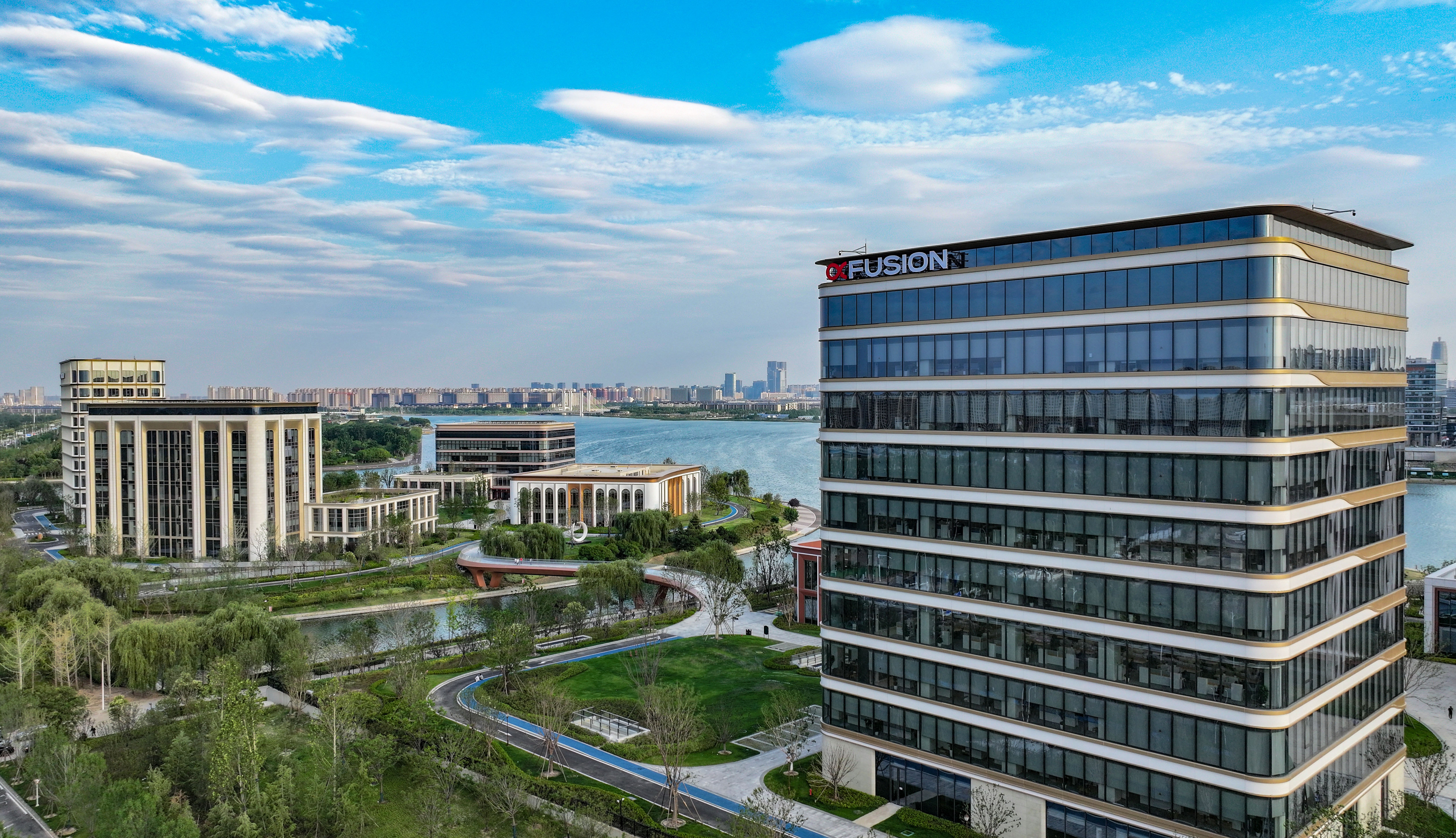 央媒观豫 | 聚链成群、创新突围，看郑州如何锻造现代化产业体系