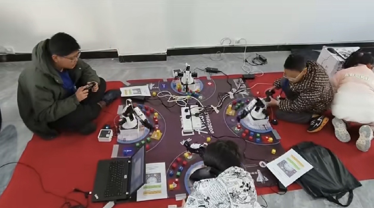 解放區(qū)：700余名青少年科創(chuàng)逐夢