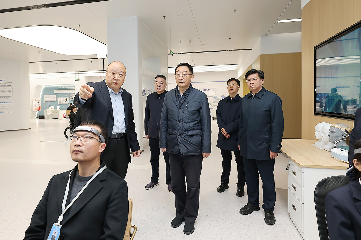 劉寧到安陽市龍安區(qū)、文峰區(qū)、內(nèi)黃縣等地檢查指導(dǎo)工作時(shí)強(qiáng)調(diào)：強(qiáng)化科技創(chuàng)新推動產(chǎn)業(yè)轉(zhuǎn)型升級 打造精品旅游線路和知名文化地標(biāo)