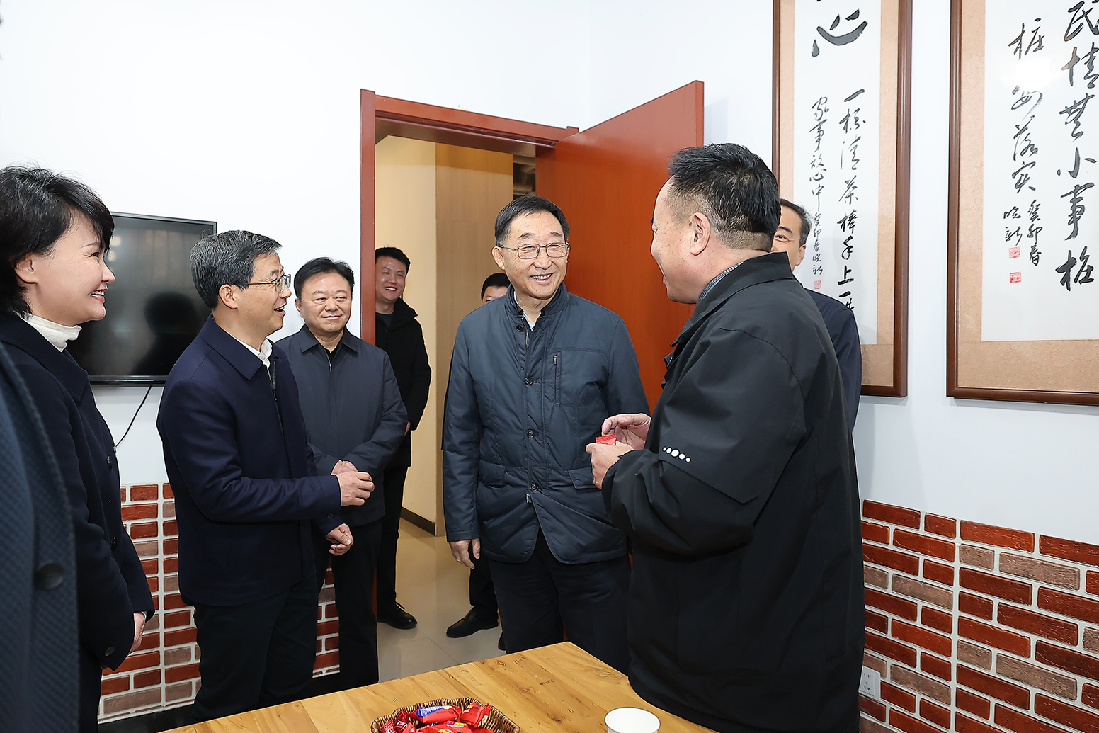 刘宁到濮阳台前县华龙区调研推动工作并看望基层干部群众时强调：用心用情用力保障和改善民生 让广大人民群众共享发展成果